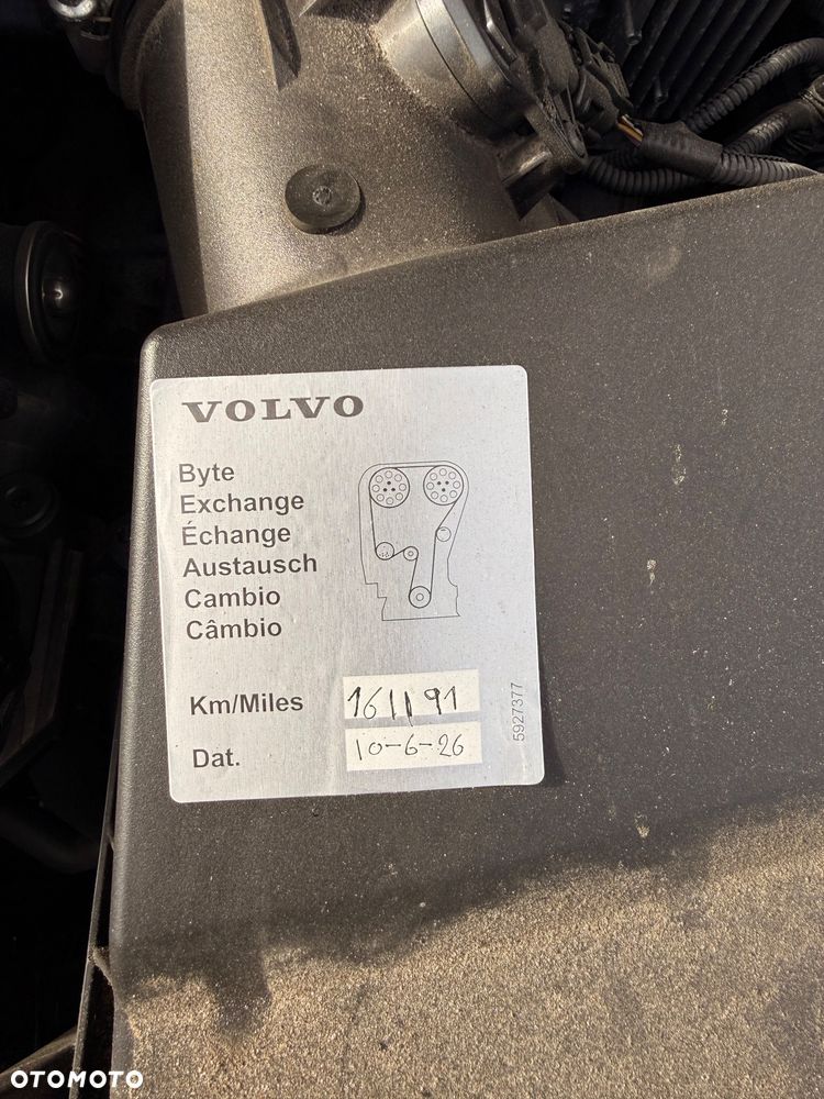 Volvo V60 D4 R-Design - 25
