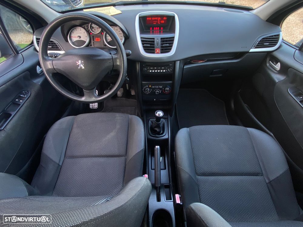 Peugeot 207 1.4 16V Active - 9