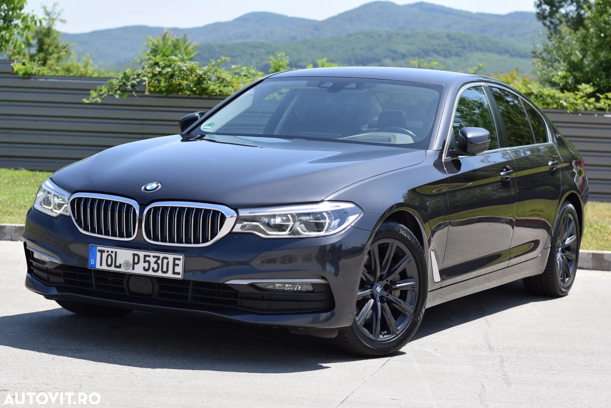 BMW Seria 5 530e iPerformance Aut. - 1
