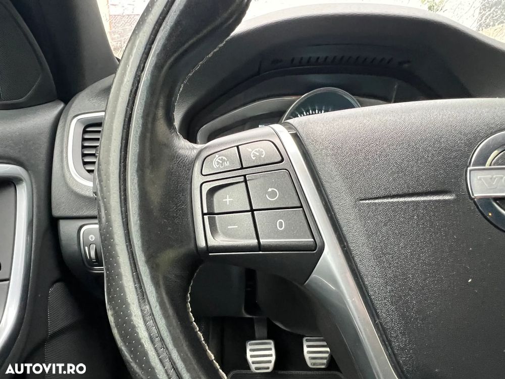 Volvo S60 D3 Start-Stop R-Design - 15