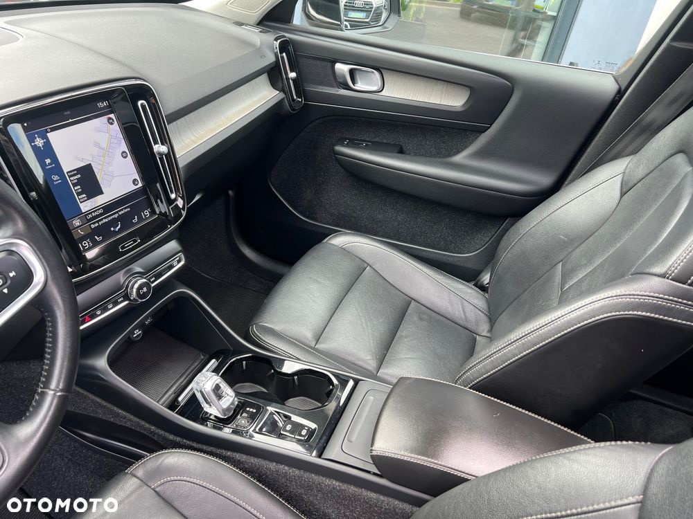Volvo XC 40 D3 AWD Momentum Pro - 11