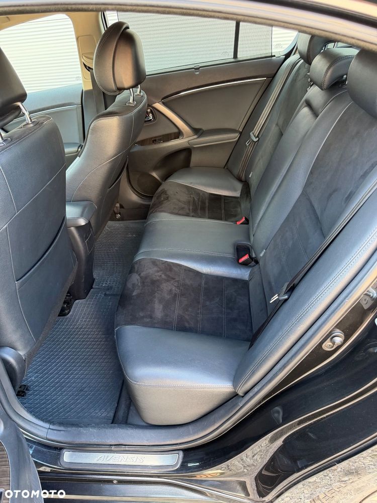 Toyota Avensis - 11