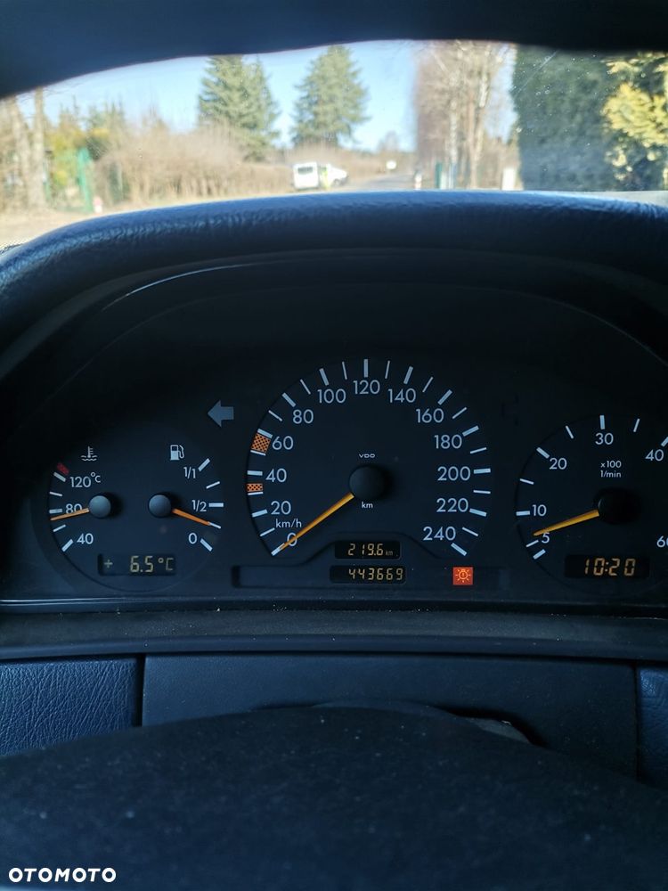 Mercedes-Benz Klasa E 290 TD Elegance - 4