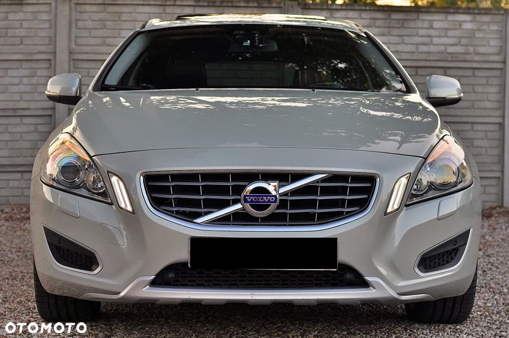 Volvo V60 D4 Geartronic Summum - 3