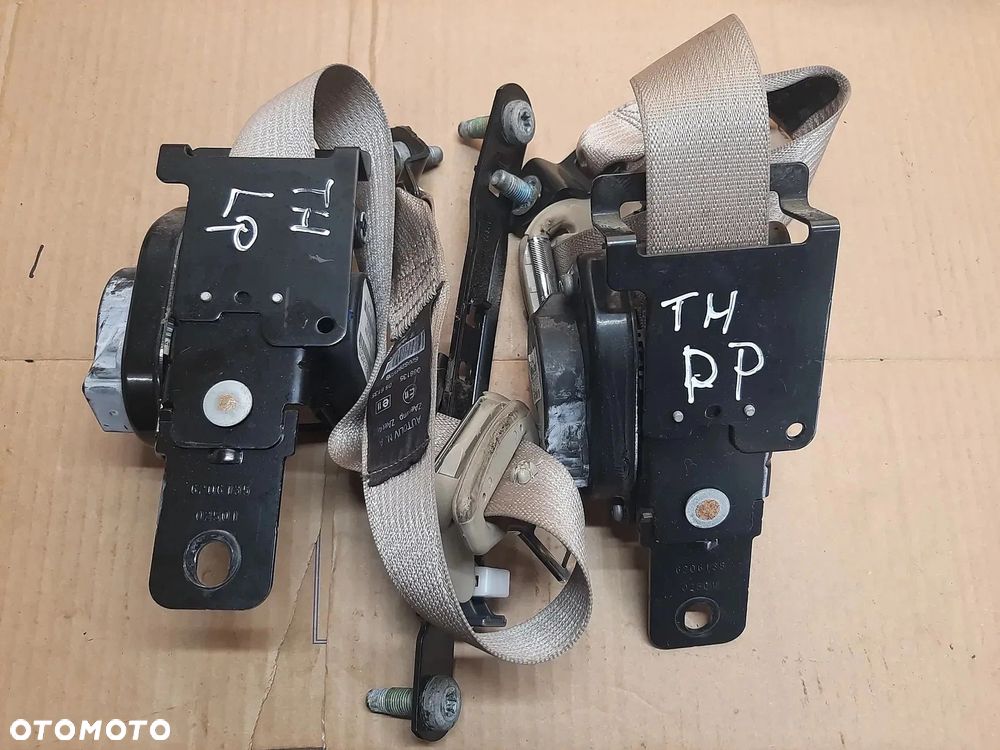 Thema II pas bezpieczeństwa przednie przód tylne tył Europa Chrysler 300C II Lancia - 3