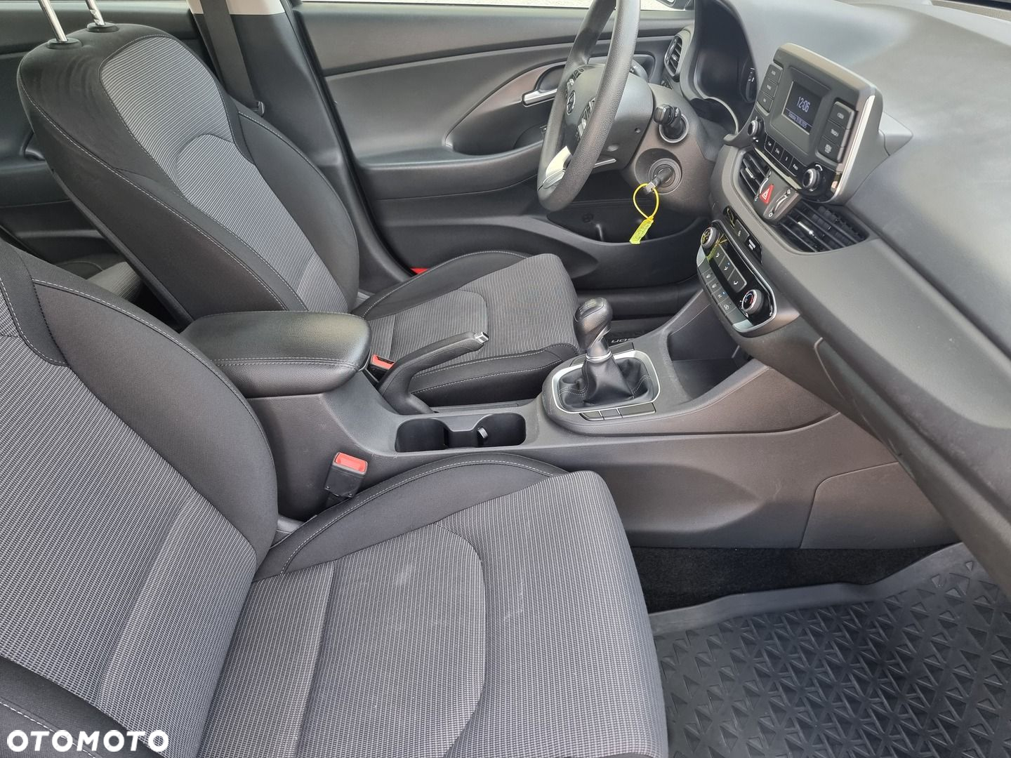 Hyundai i30 1.5 DPI Classic + - 19