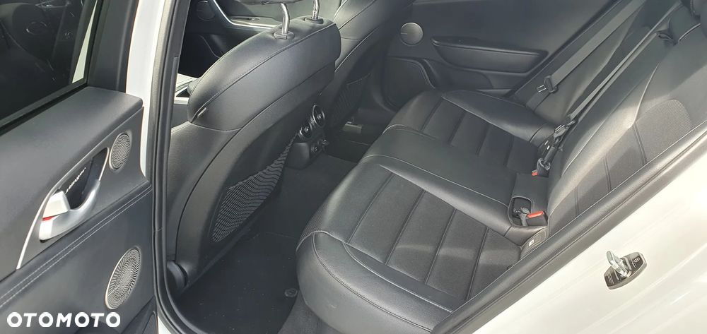 Kia Stinger 2.0 T-GDI GT Line - 12