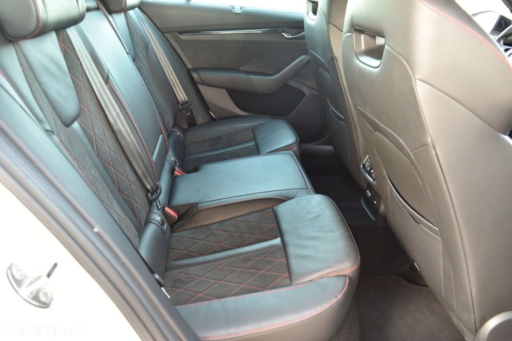 Skoda Octavia 2.0 TDI RS DSG - 36