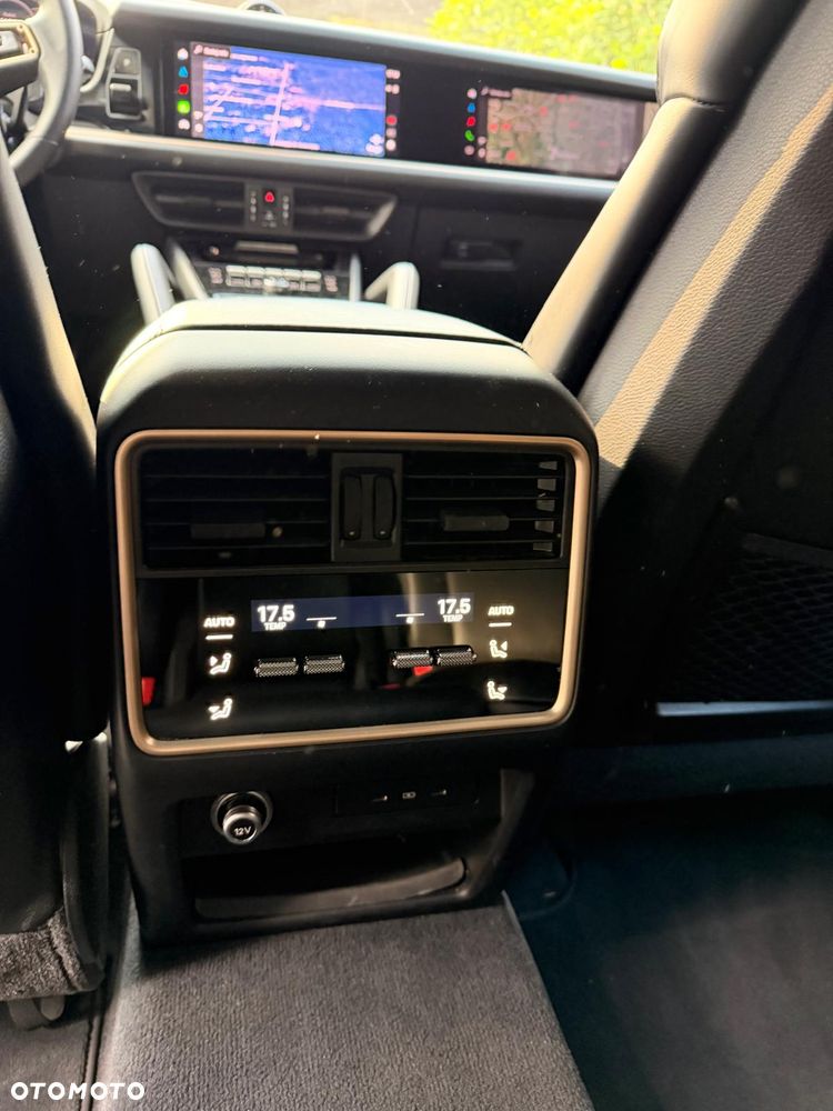 Porsche Cayenne S E-Hybrid PHEV - 11