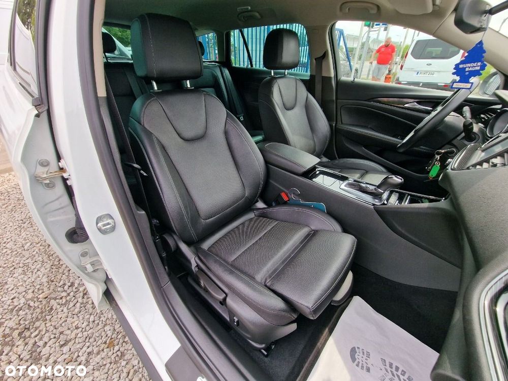 Opel Insignia - 29