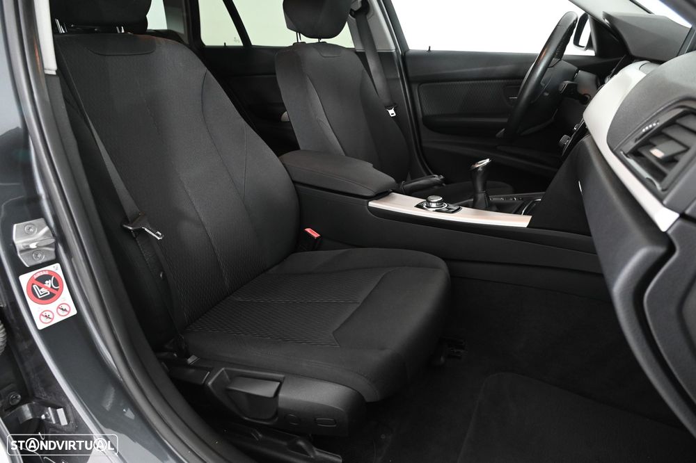 BMW 318 d Touring Advantage - 16