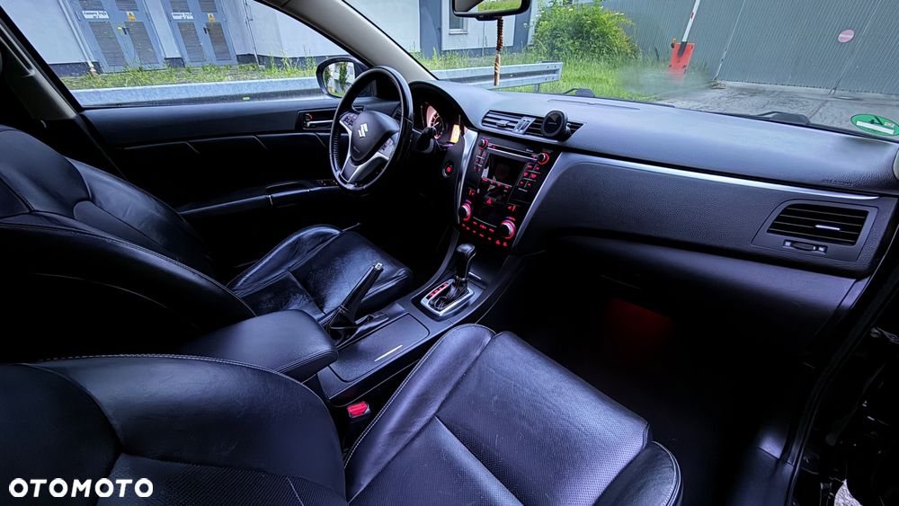Suzuki Kizashi 2.4 4x4 CVT Sport - 9