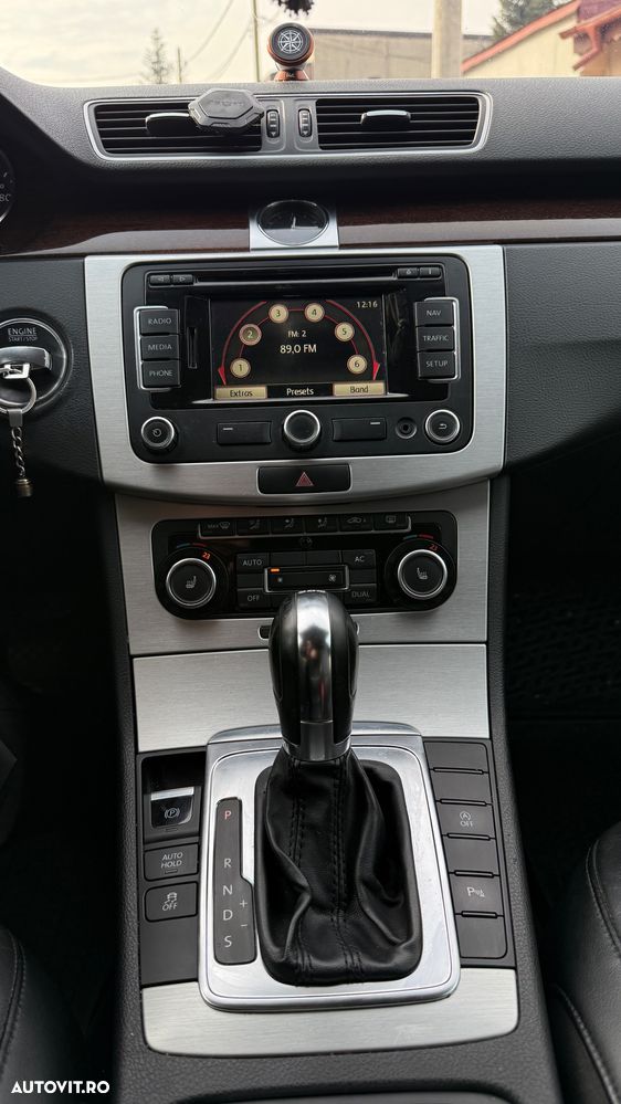 Volkswagen Passat 2.0 TDI Blue TDI DSG Highline - 9