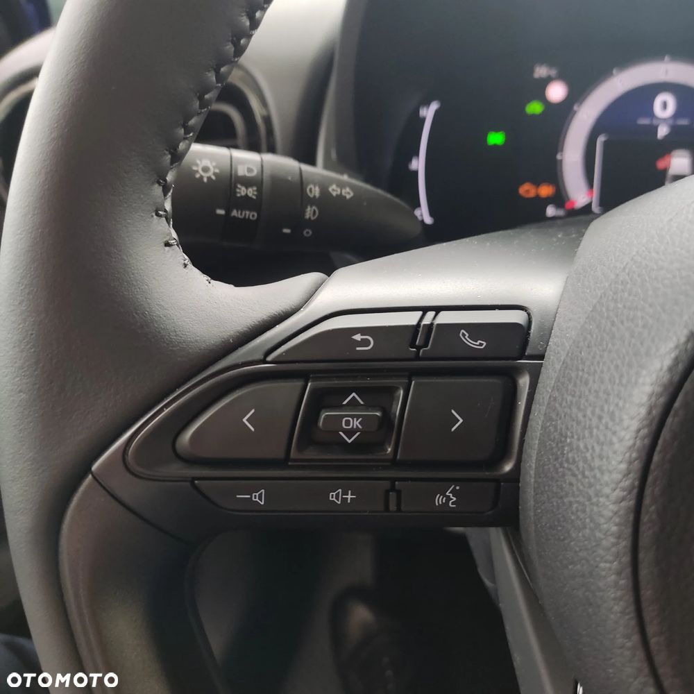 Toyota Yaris Hybrid 1.5 Style - 17