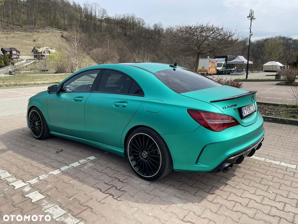 Mercedes-Benz CLA 250 4Matic 7G-DCT Sport - 13