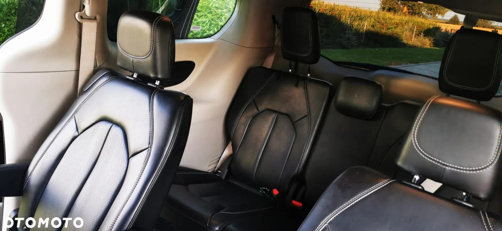 Chrysler Pacifica - 17
