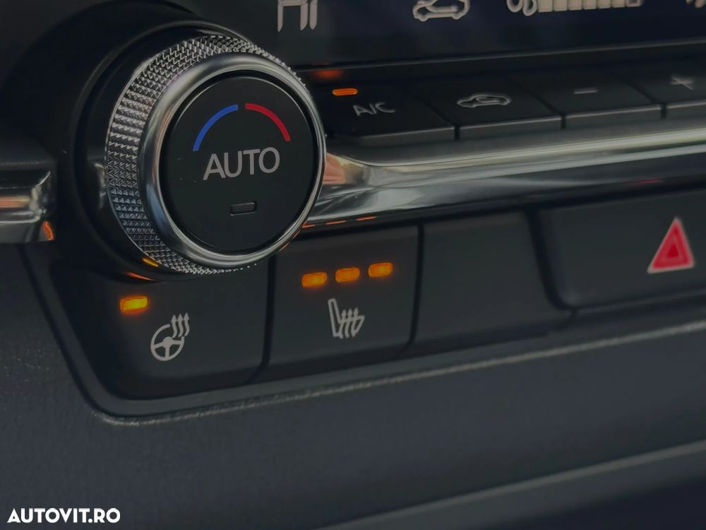 Mazda 3 e-SKYACTIV-G 140 M HYBRID Aut. EXCLUSIVE-LINE - 25