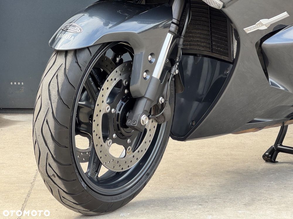 Yamaha FJR - 27