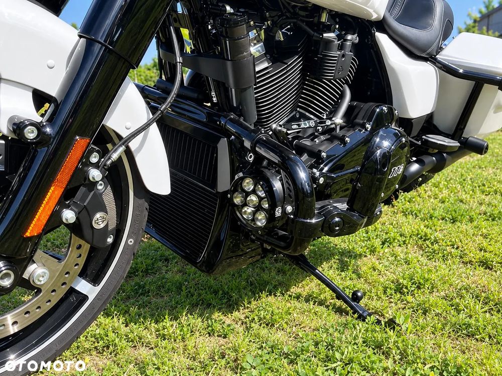 Harley-Davidson Touring Street Glide - 5