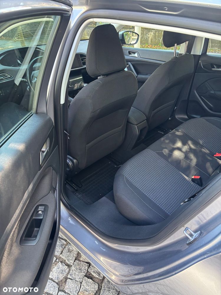 Peugeot 308 1.2 PureTech Allure Pack S&S - 11