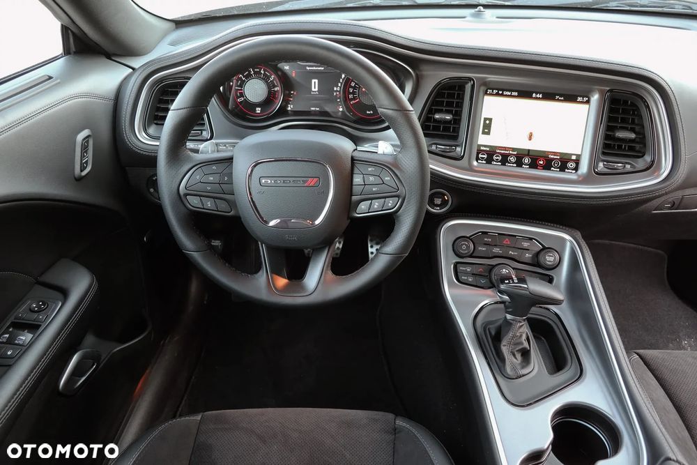 Dodge Challenger - 16