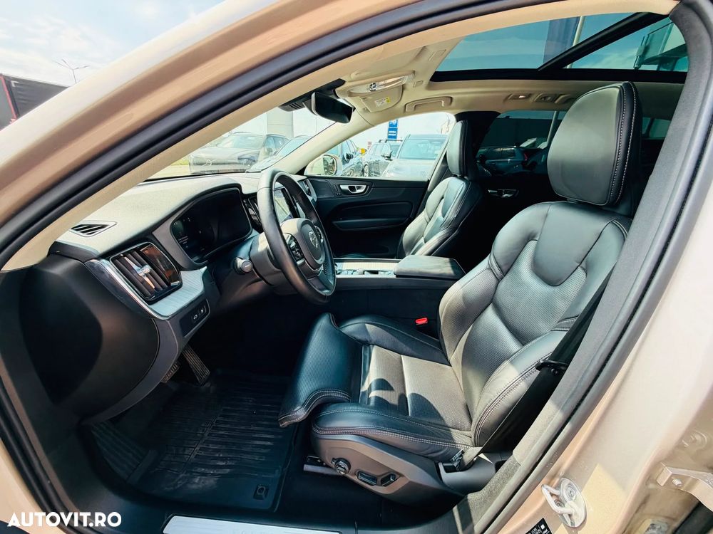 Volvo XC 60 Recharge T8 AWD AT Plus Bright - 14