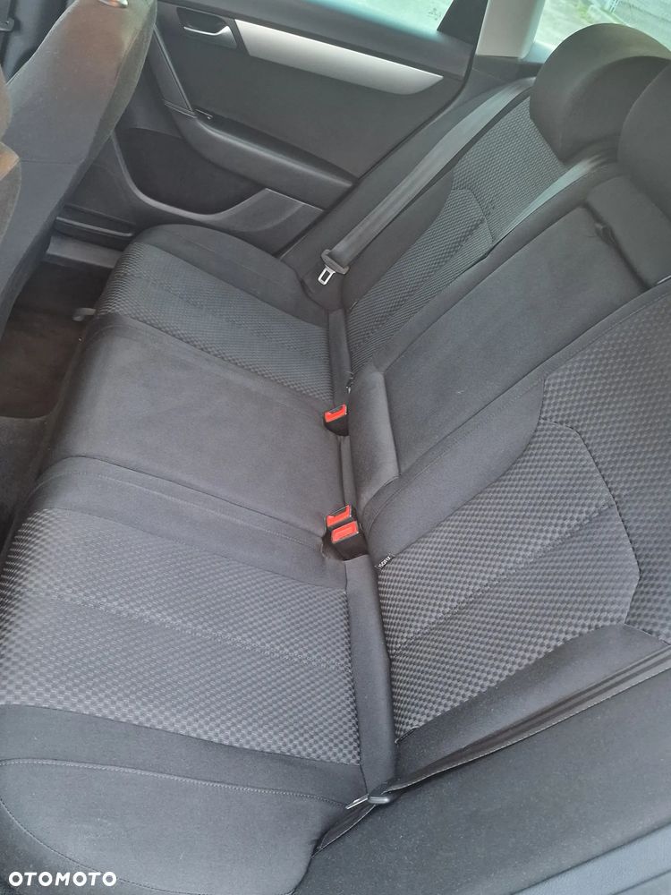 Volkswagen Passat 2.0 TDI Highline DSG - 22