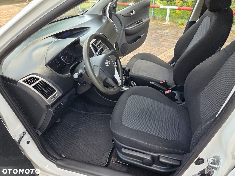 Hyundai i20 - 12