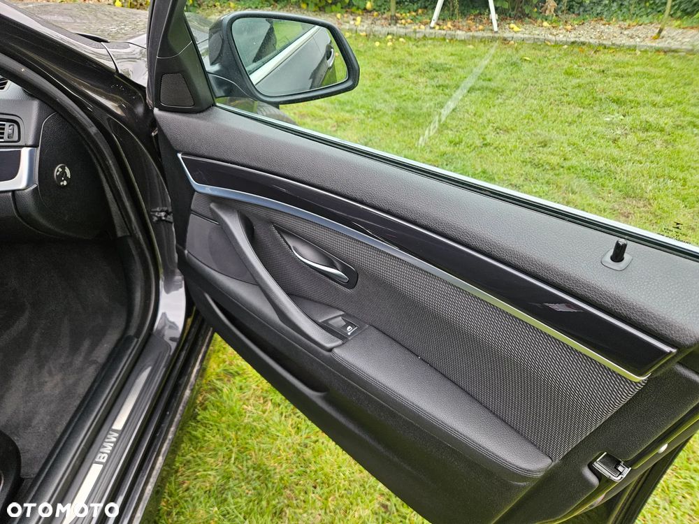 BMW Seria 5 520d xDrive Touring - 23