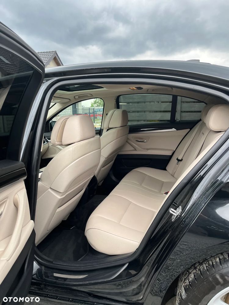 BMW Seria 5 530d xDrive Sport-Aut Luxury Line - 22