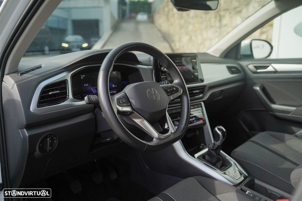 VW T-Roc 1.0 TSI Urban - 28