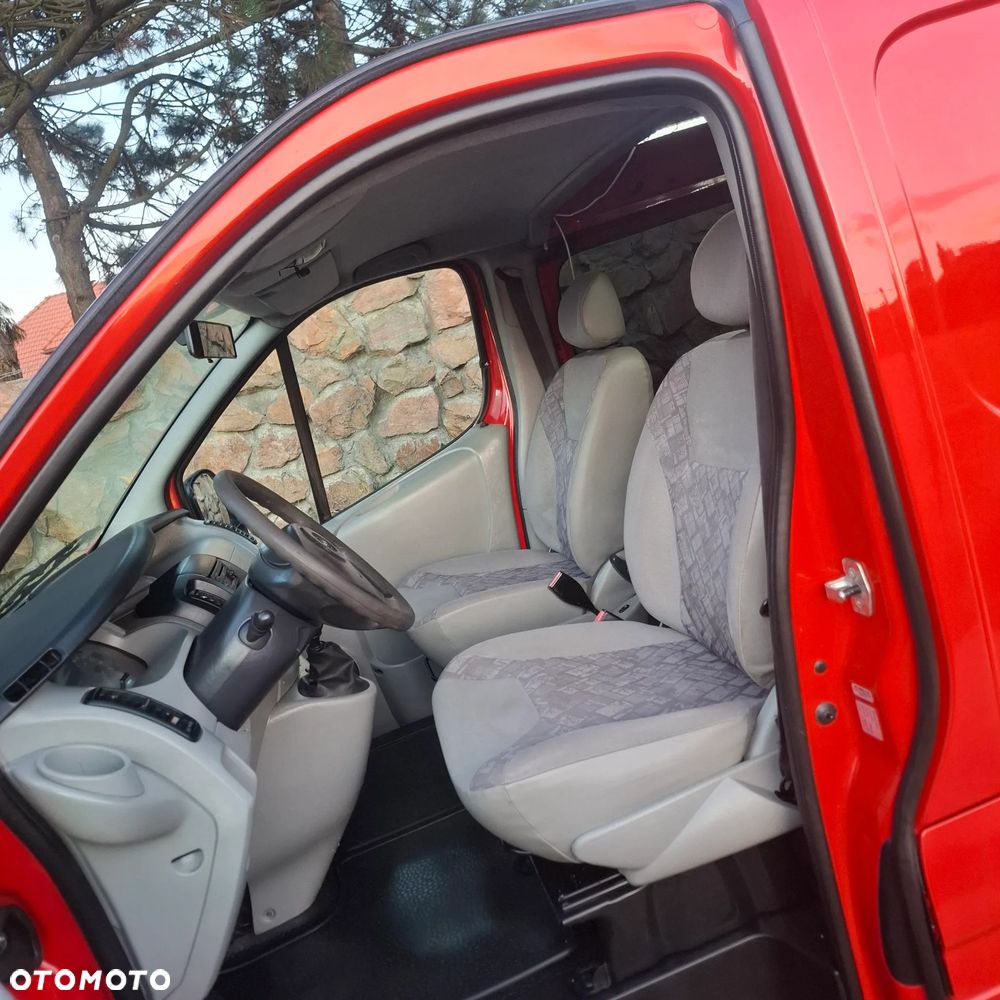 Opel Vivaro - 11