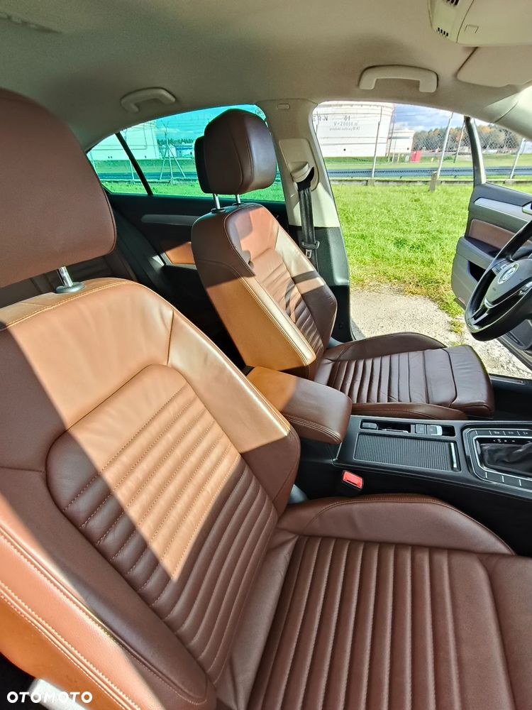 Volkswagen Passat 2.0 TDI Bi-Turbo BMT 4Mot Highline DSG - 11