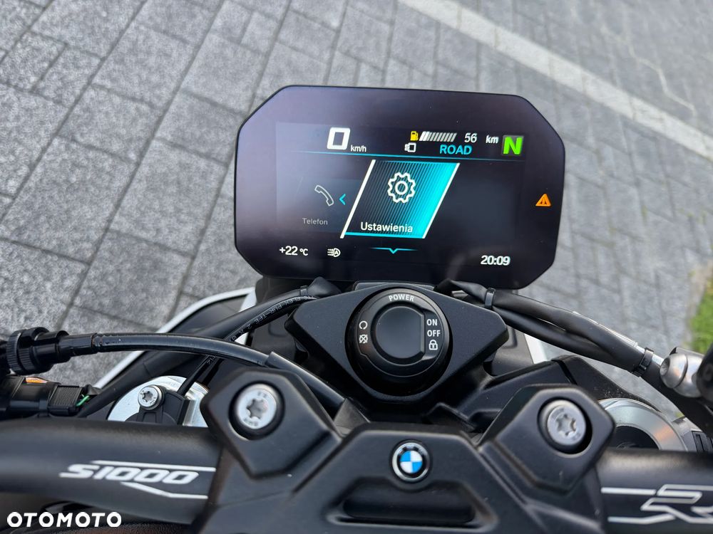 BMW S - 19