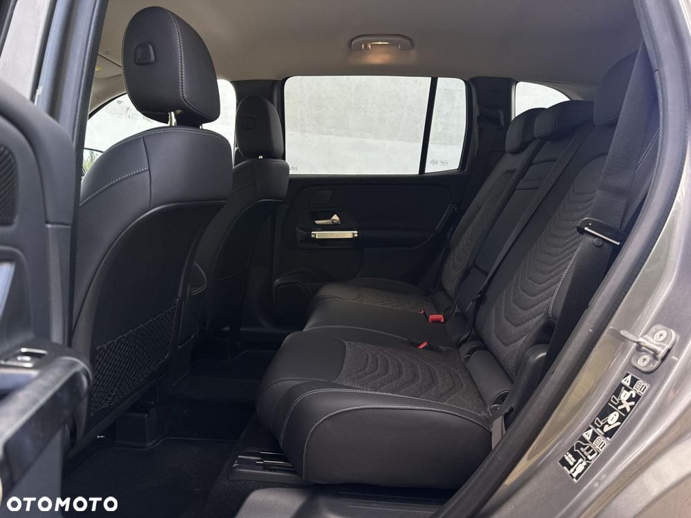 Mercedes-Benz GLB - 19