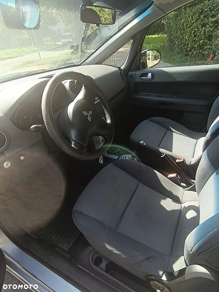 Mitsubishi Colt 1.1 Invite - 3