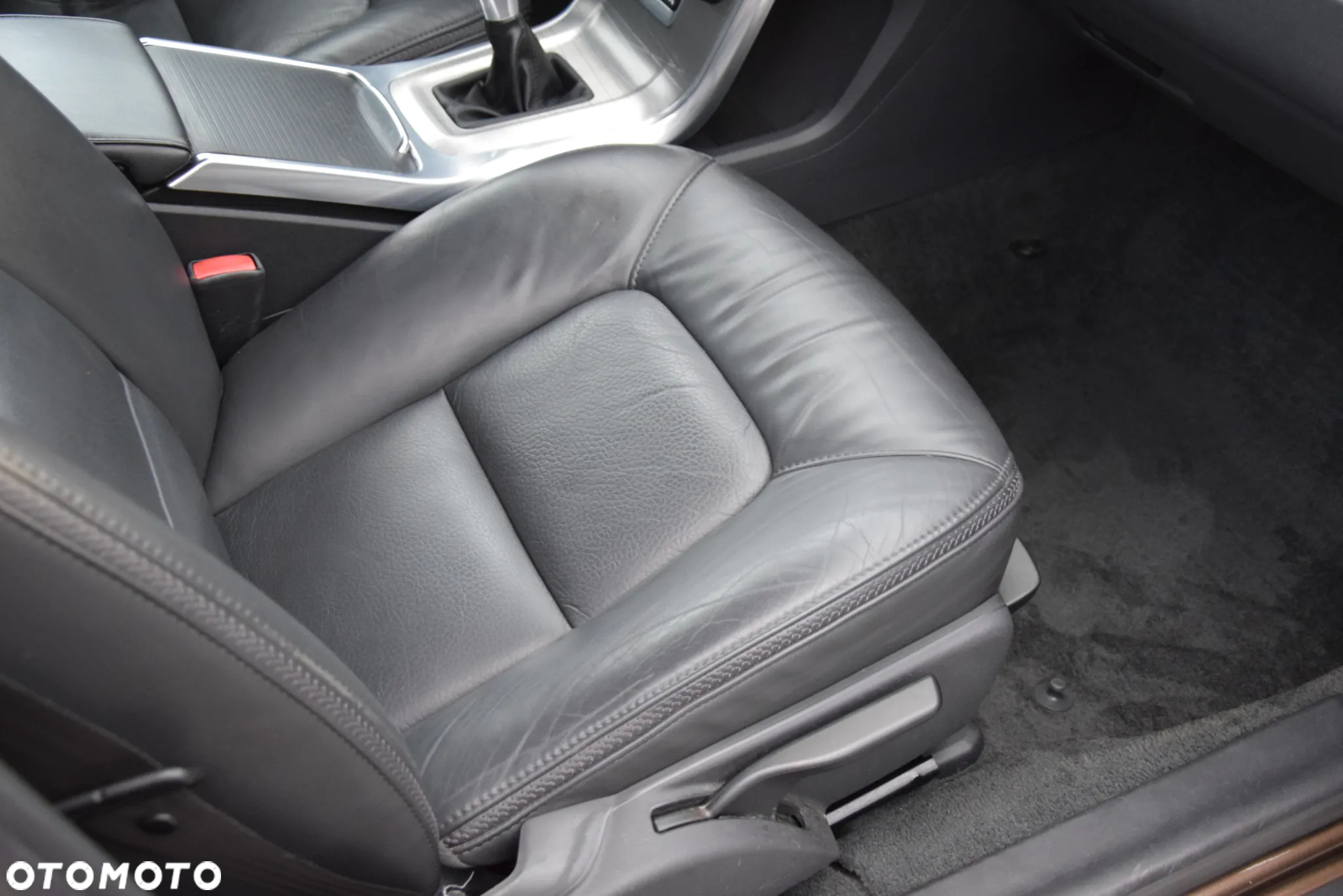 Volvo XC 70 2.4D AWD Momentum - 29