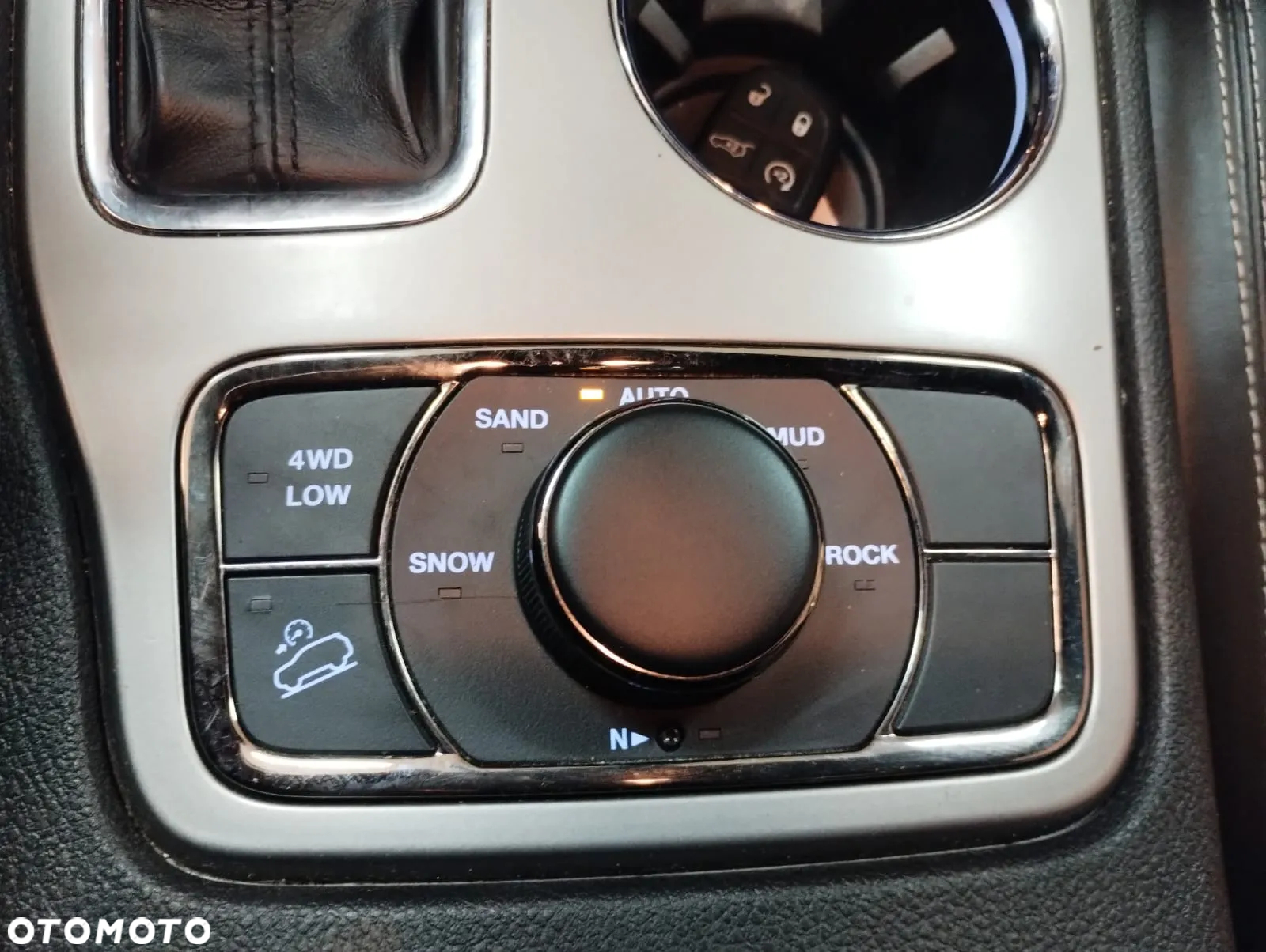 Jeep Grand Cherokee - 30