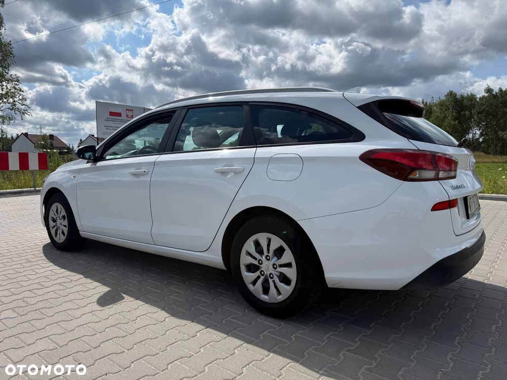 Hyundai i30 1.5 DPI Classic + - 12