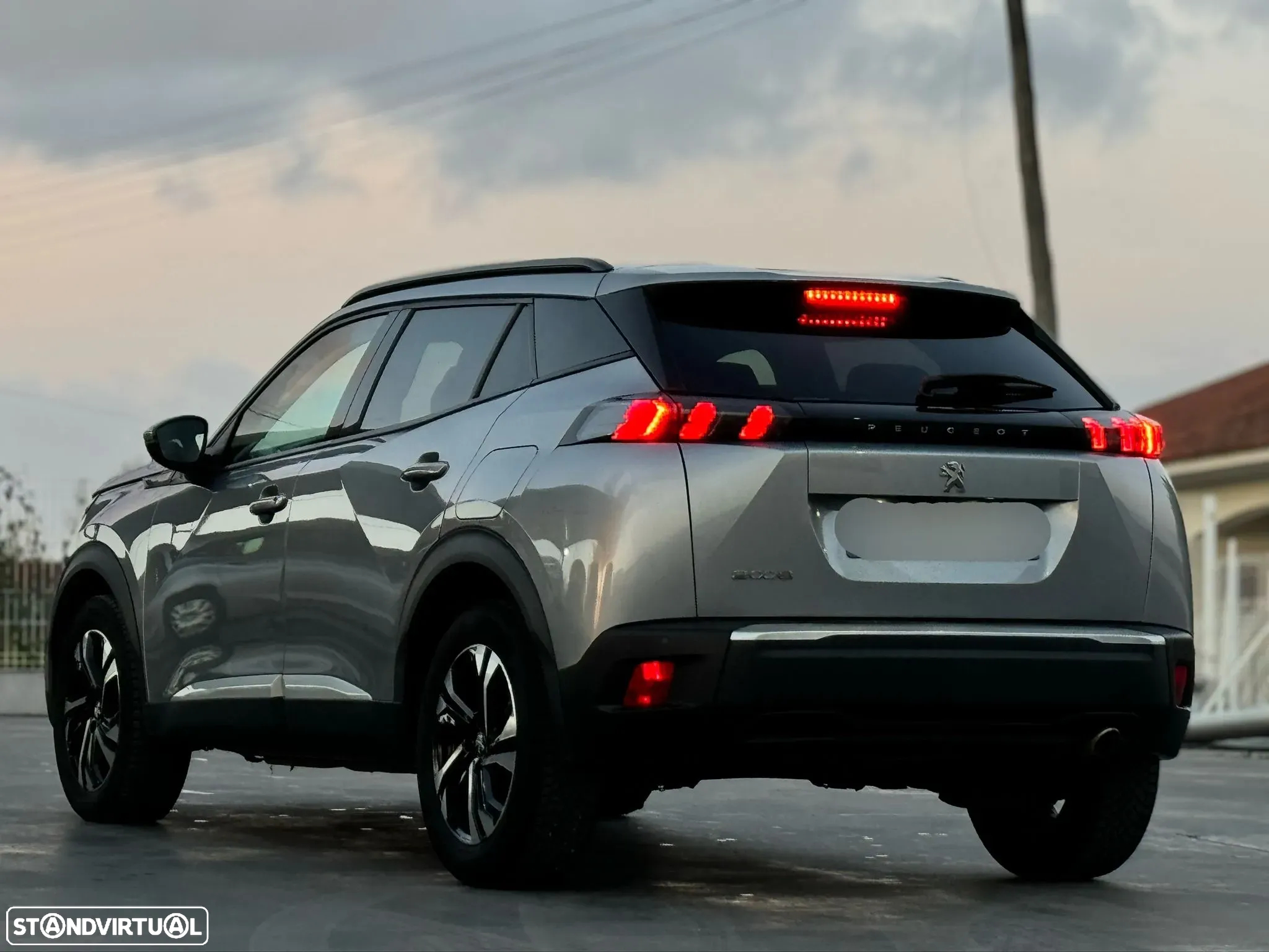 Peugeot 2008 1.5 BlueHDi Allure Pack EAT8 - 3
