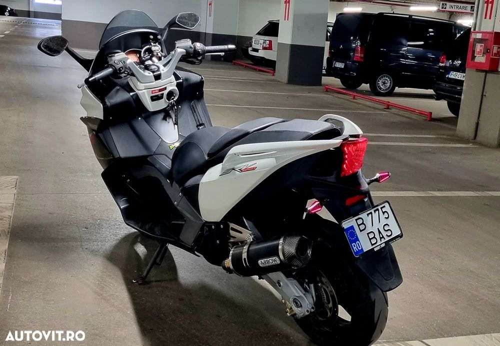 Aprilia SR GT - 2