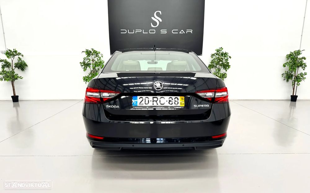 Skoda Superb 2.0 TDI Laurin&Klement DSG - 10