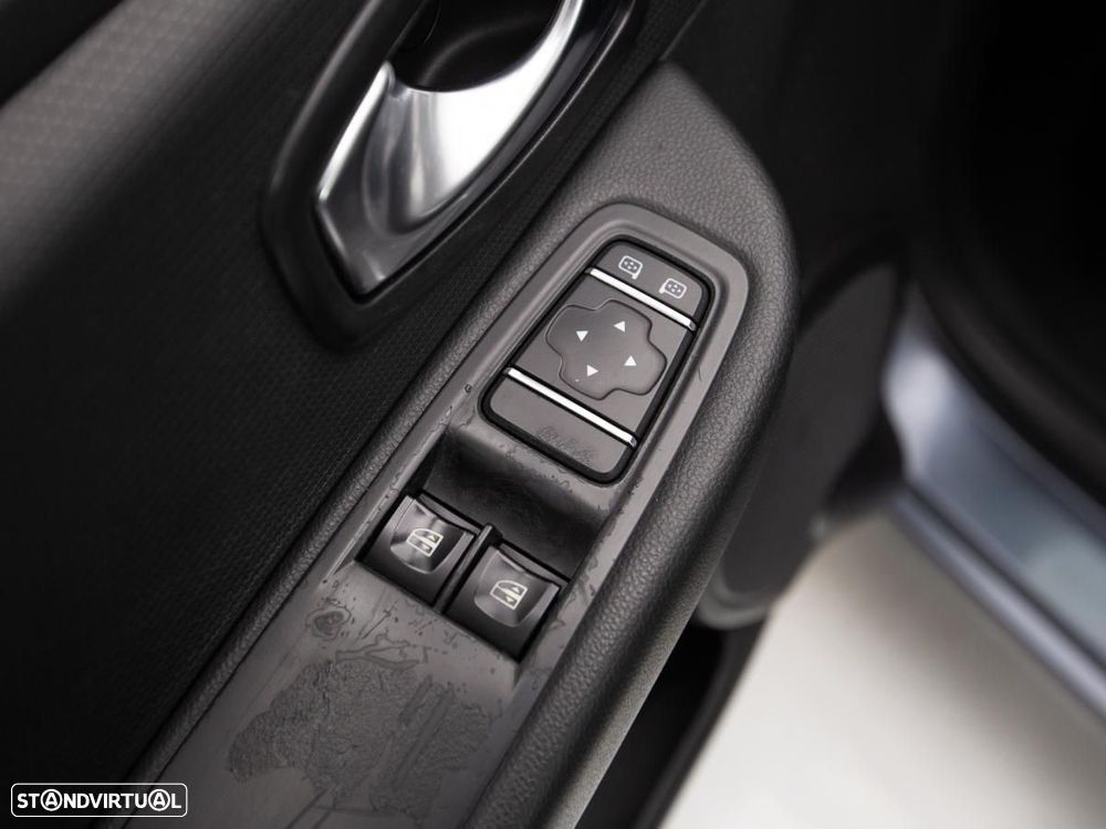 Renault Clio 1.5 dCi Zen - 12