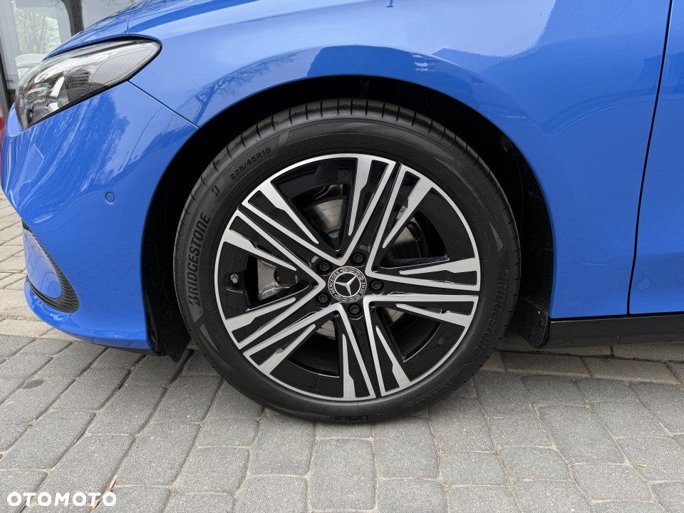 Mercedes-Benz CLA - 13