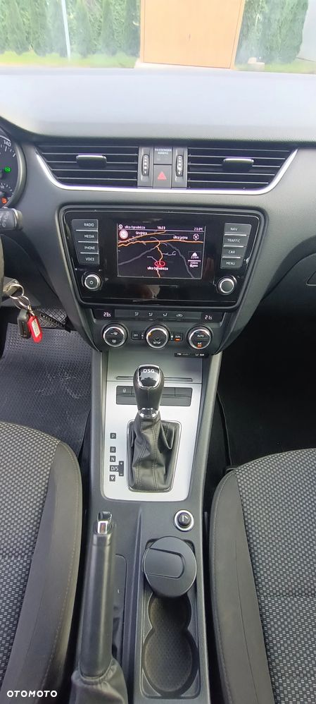 Skoda Octavia 1.6 TDI DPF DSG Elegance - 26