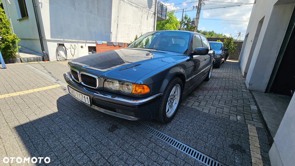 BMW Seria 7 740i - 19