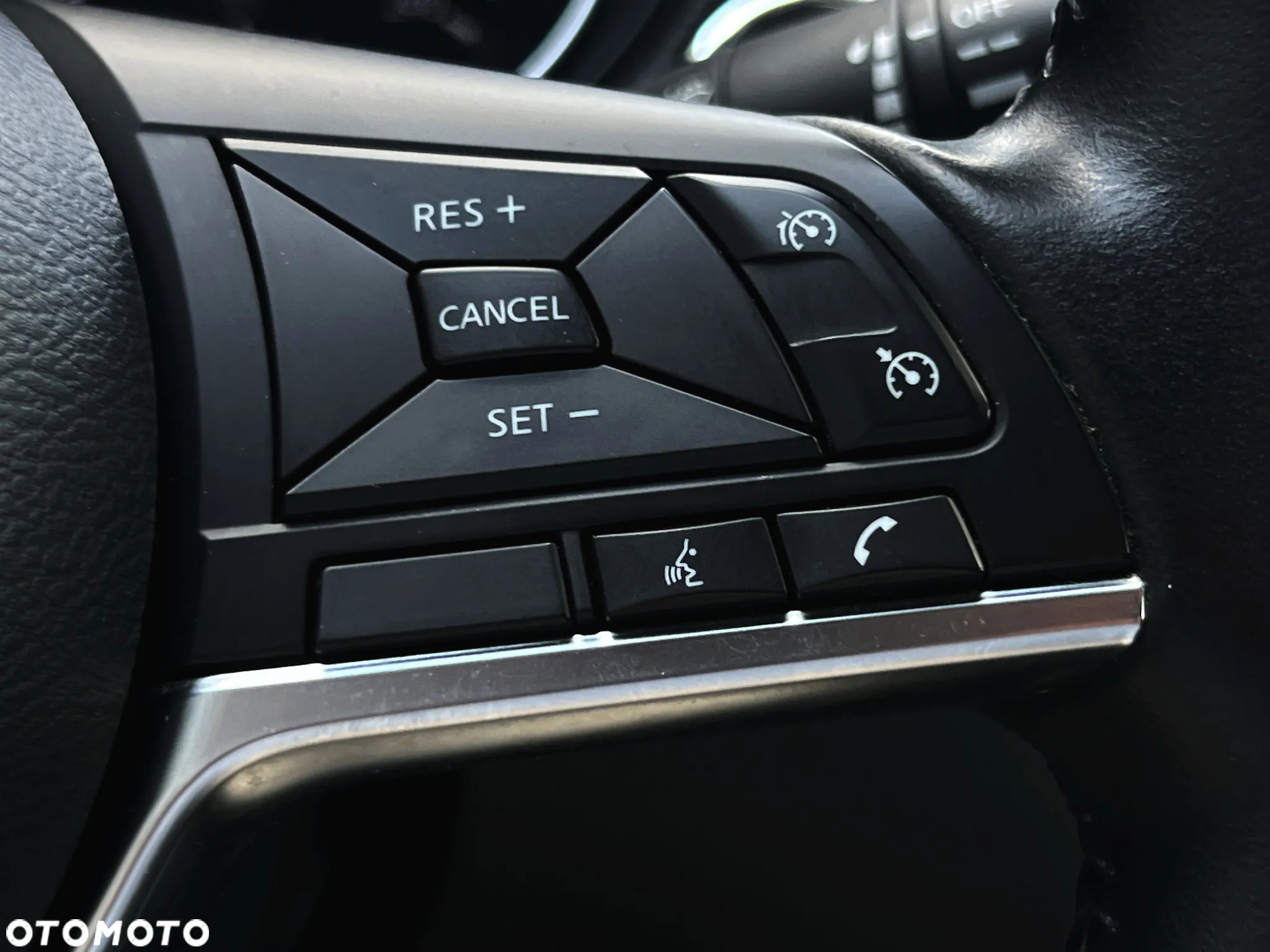 Nissan Qashqai 1.3 DIG-T N-Connecta - 34
