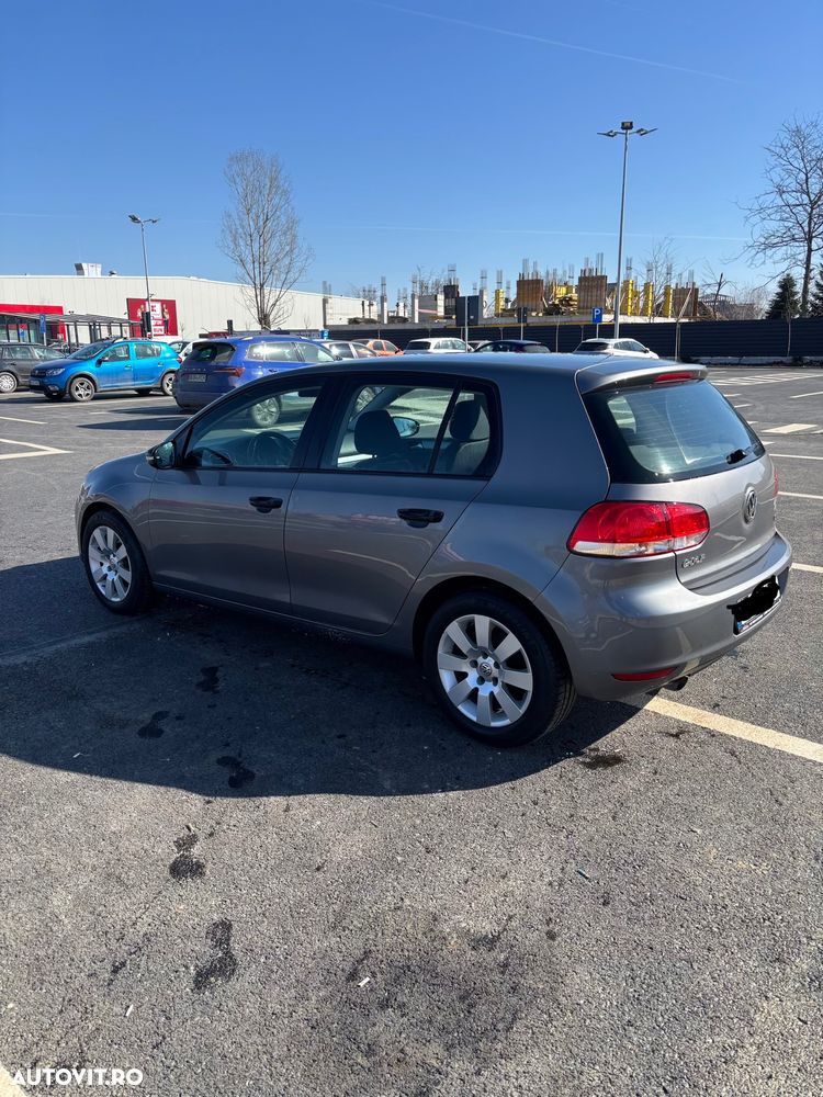 Volkswagen Golf - 6