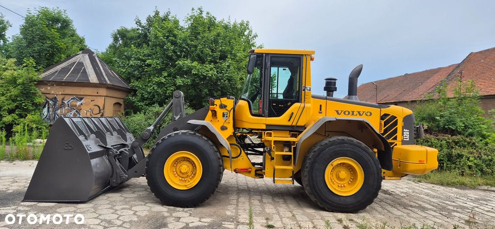 Volvo L 120 F - 1