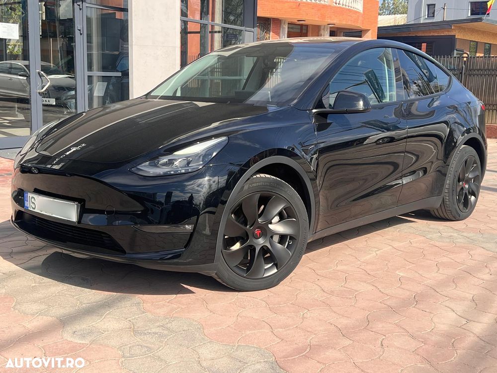 Tesla Model Y Long Range AWD - 1